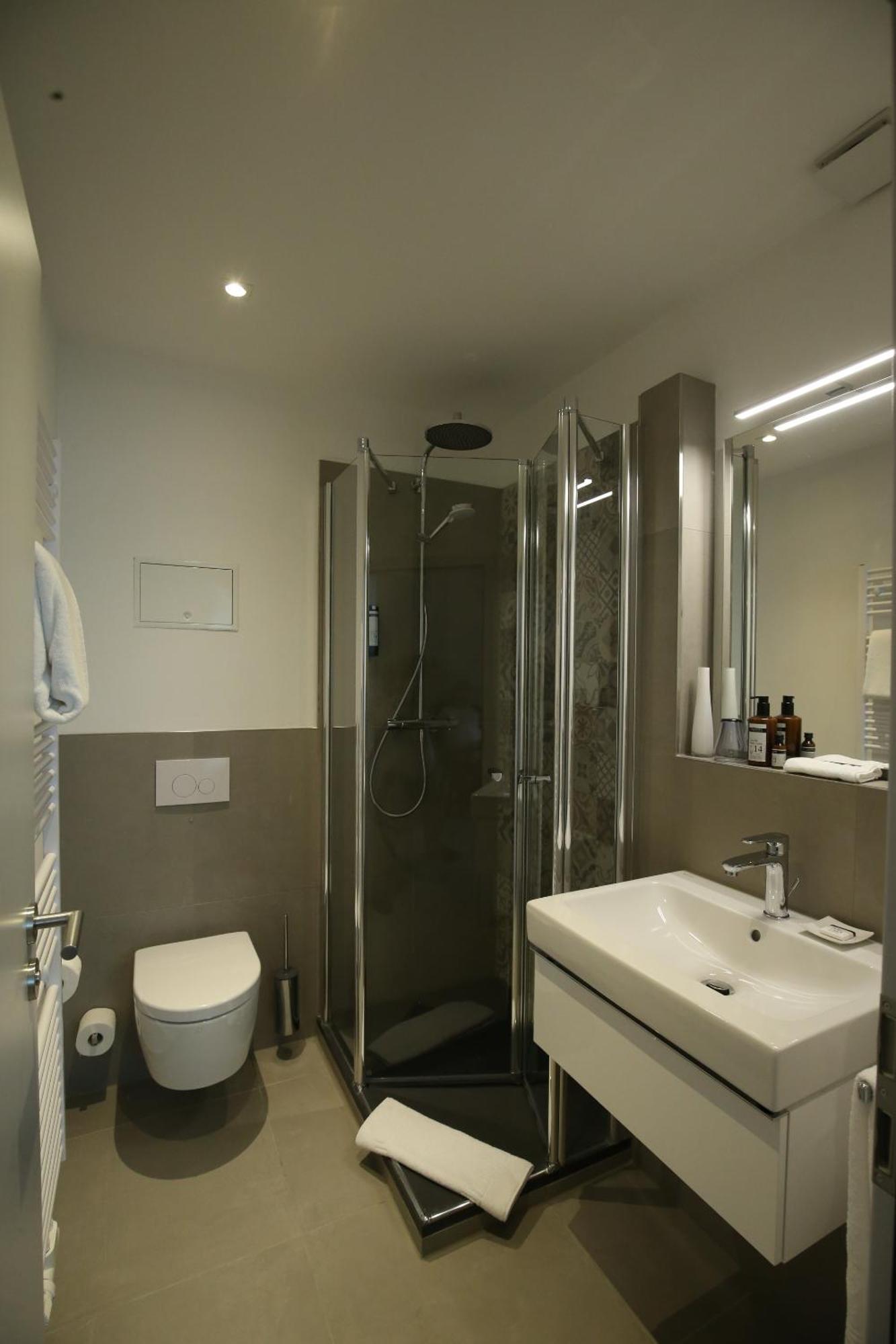 Faehrhaus Km734 Hotel Düsseldorf